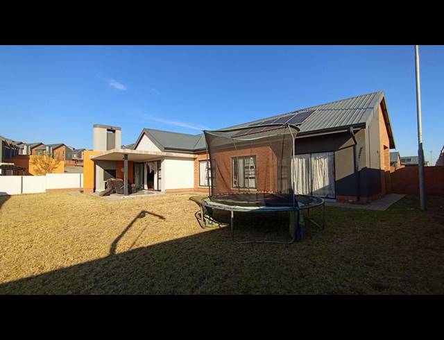 4 BEDROOM HOUSE FOR SALE IN ROOIHUISKRAAL